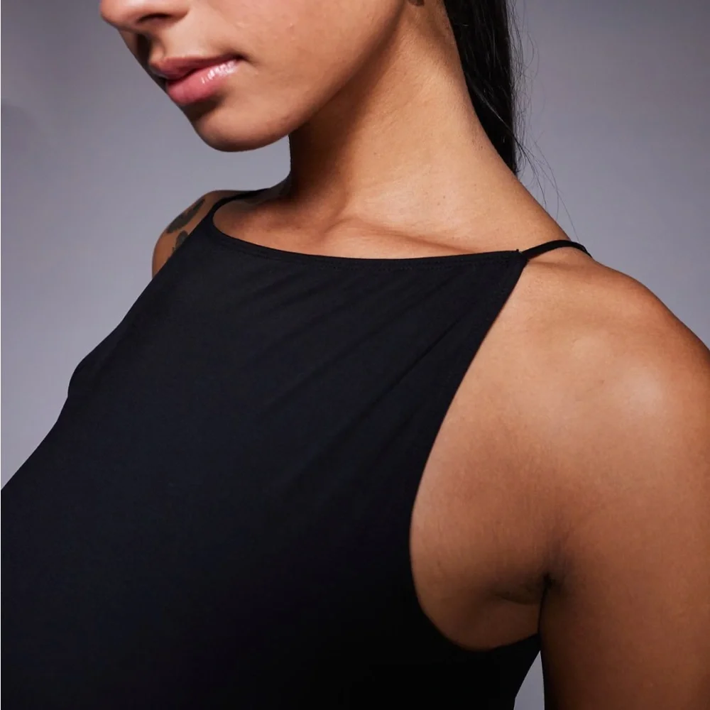 Good American weightless scuba sleeveless tank top in tan Size Small - Picture 4 of 6